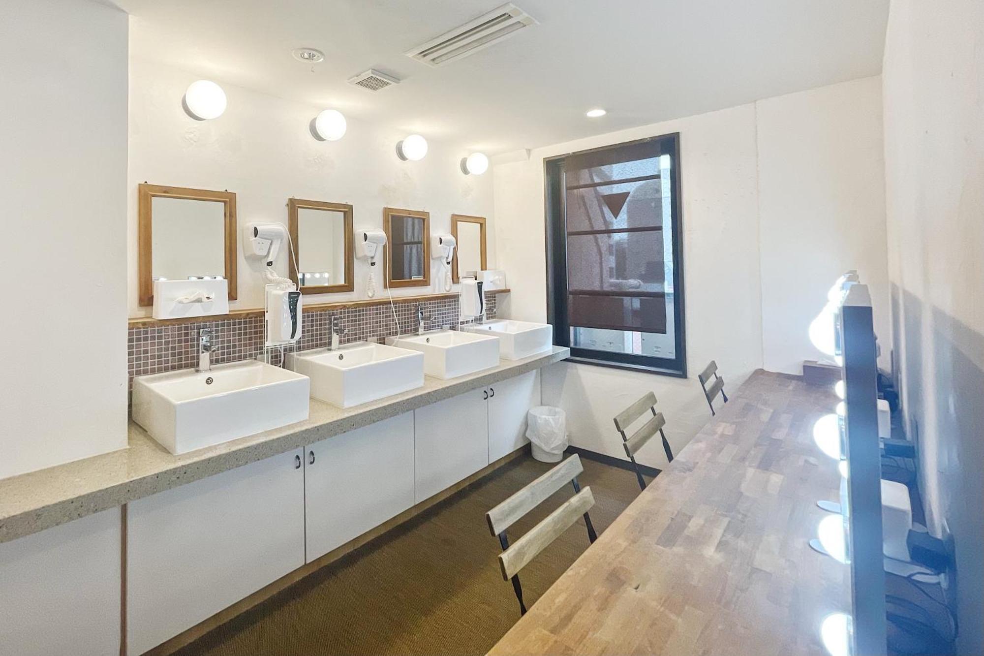 Hostel Lodging Tokyo Ueno Экстерьер фото